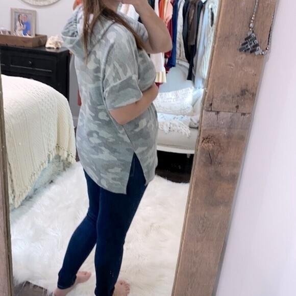 A glow maternity top camouflage size large - Picture 5 of 6